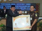 KEJARI LAMPUNG UTARA PULIHKAN KEUANGAN NEGARA SEBESAR 1,9 MILYAR, RAIH PENGHARGAAN ATAS KINERJA GEMILANG