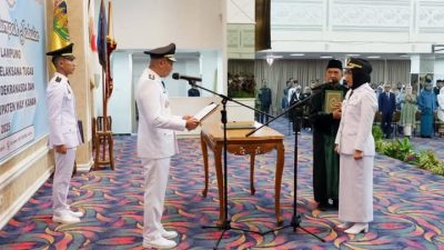 Drs. Lekok, M.M., Hadiri Pelantikan Bupati Way Kanan dan Penyerahan SK TP-PKK di Balai Keratun