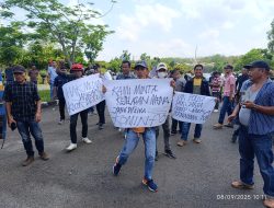 Media TUBABA bersatu turun ke jalan minta APH audit angaran Kominfo tahun 2024 / 2025.