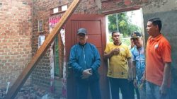 Bupati Lampung Utara, H.Hamartoni Ahadis Tinjau Dampak Kerusakan akibat angin dan hujan deras