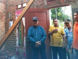 Bupati Lampung Utara, H.Hamartoni Ahadis Tinjau Dampak Kerusakan akibat angin dan hujan deras