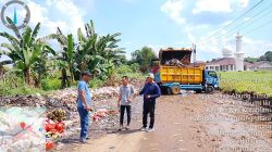 DLH Lampung Utara Kerahkan Alat Berat Bersihkan Tumpukan Sampah