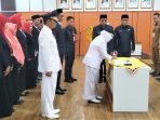 12 Pejabat Administrator dan Pengawas, dilantik Bupati Tanggamus Saleh Asnawi