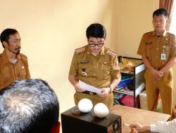 Ir. Hamartoni Ahadis Sidak Kantor Kelurahan, Guna Pastikan Pelayanan Publik Berjalan Optimal.