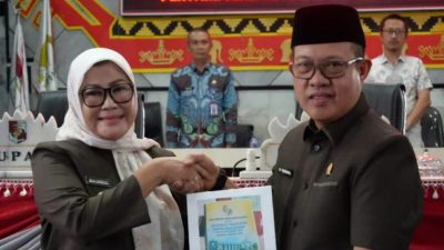 Wakili Bupati, Sekda Intji Indriati Hadiri Paripurna DPRD Lampung Utara